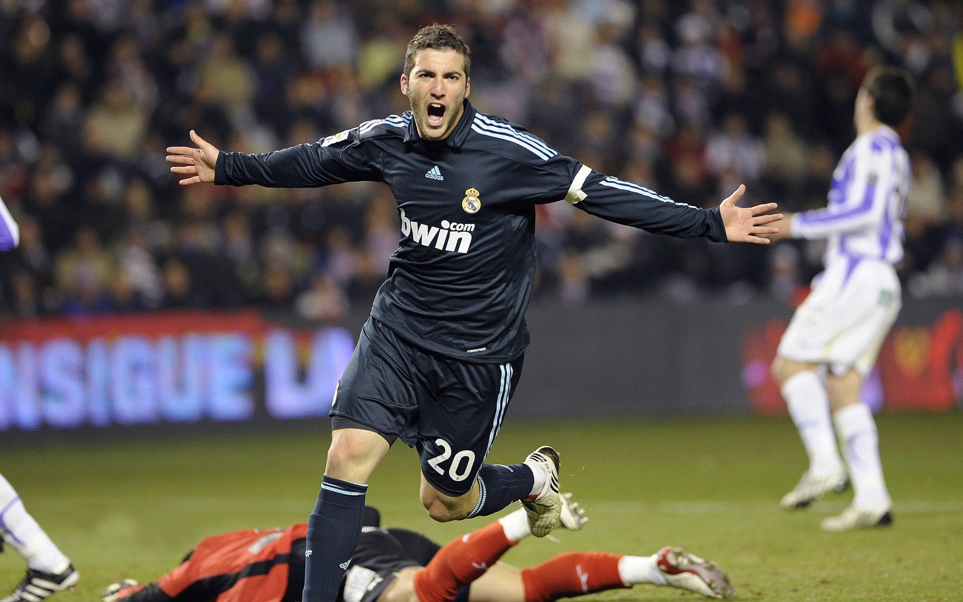 开云体育APP下载-欧冠淘汰赛之夜,孙兴慜持续制造杀伤,亚洲之光如何撕裂欧洲铁壁? 第2张 开云体育APP下载-欧冠淘汰赛之夜,孙兴慜持续制造杀伤,亚洲之光如何撕裂欧洲铁壁? 第2张