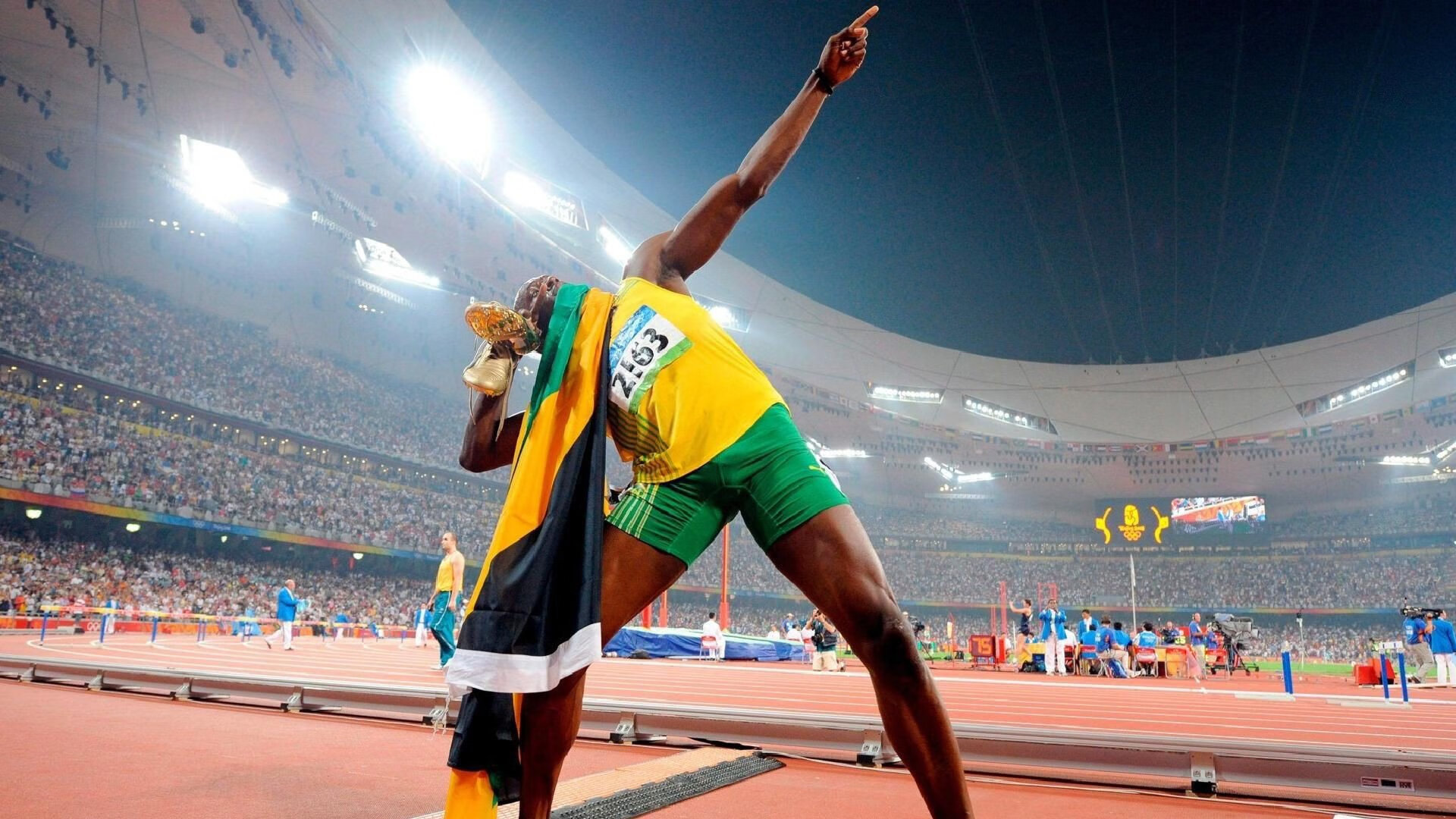 开云体育官网-赛道与球场,当杜兰特在F1街道赛接管,雄鹿用末节诠释何为统治 第2张 开云体育官网-赛道与球场,当杜兰特在F1街道赛接管,雄鹿用末节诠释何为统治 第2张